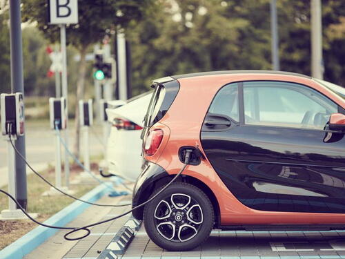 Italija planira rekordno visoke subvencije za električne automobile