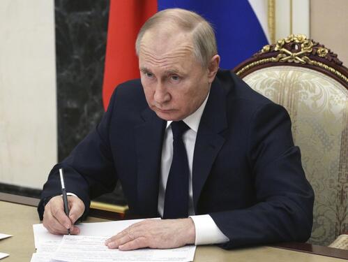Putin danas započinje novi mandat, ovo su prvi potezi koje će napraviti