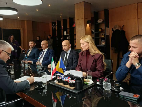 Kolektivni ugovor: Deset posto veća plaća za 4.013 zaposlenih u zdravstvu ZDK