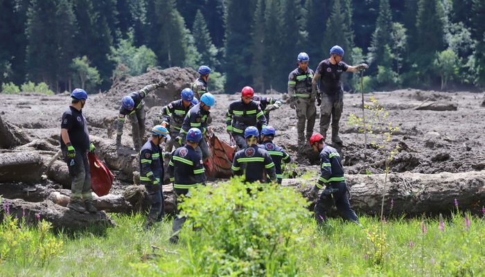 11 osoba poginulo, a 35 nestalo u klizištu u odmaralištu u Gruziji