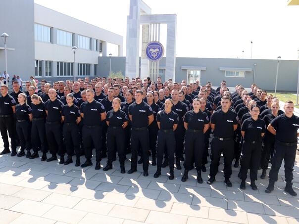 130 mladih policajaca MUP-a HNK položilo zakletvu