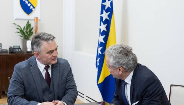 Komšić sa Sattlerom: NATO prvi, EU drugi prioritet