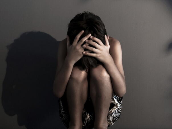 17 osumnjičenih da su mjesecima seksualno zlostavljali 12-godišnju djevojčicu