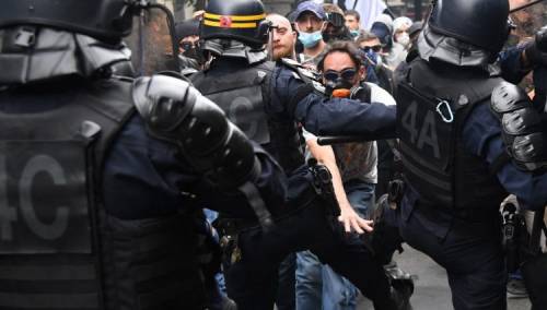 200.000 Francuza na ulicama protiv koronamjera