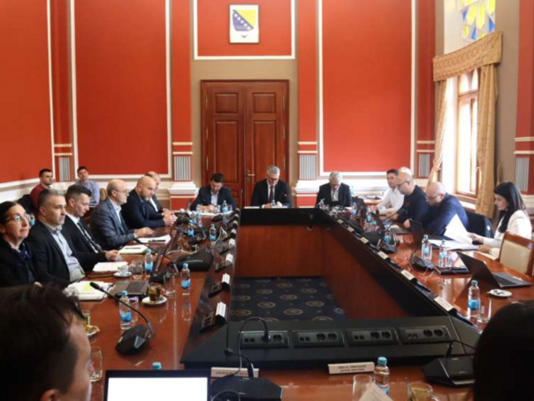 200.000 KM Crvenom križu za zbrinjavanje djece bez roditeljskog staranja