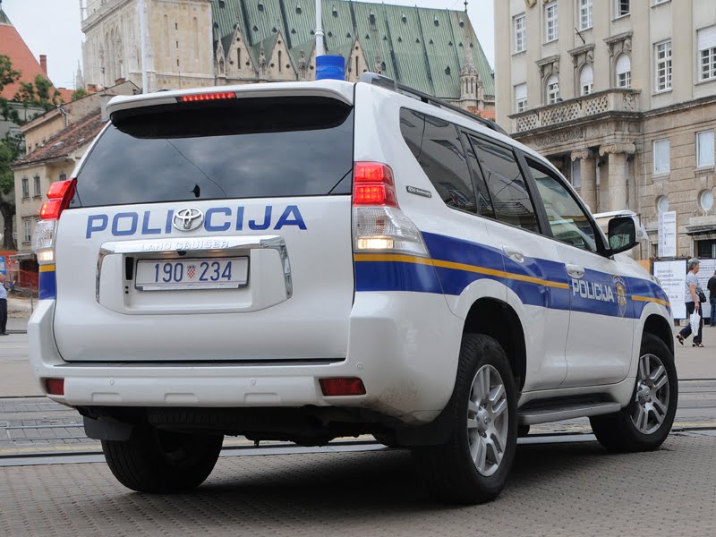 23-godišnjak nožem napao Britance, jednoga teško ozlijedio