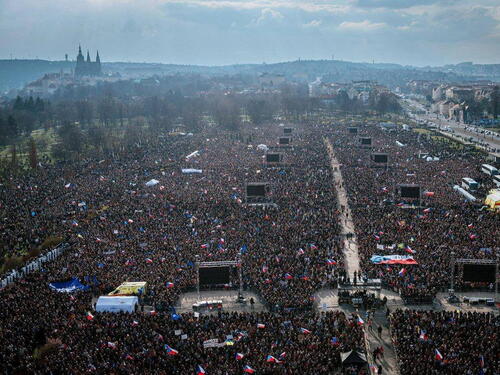 250.000 ljudi na najvećem protestu u Češkoj protiv Babišove vlade