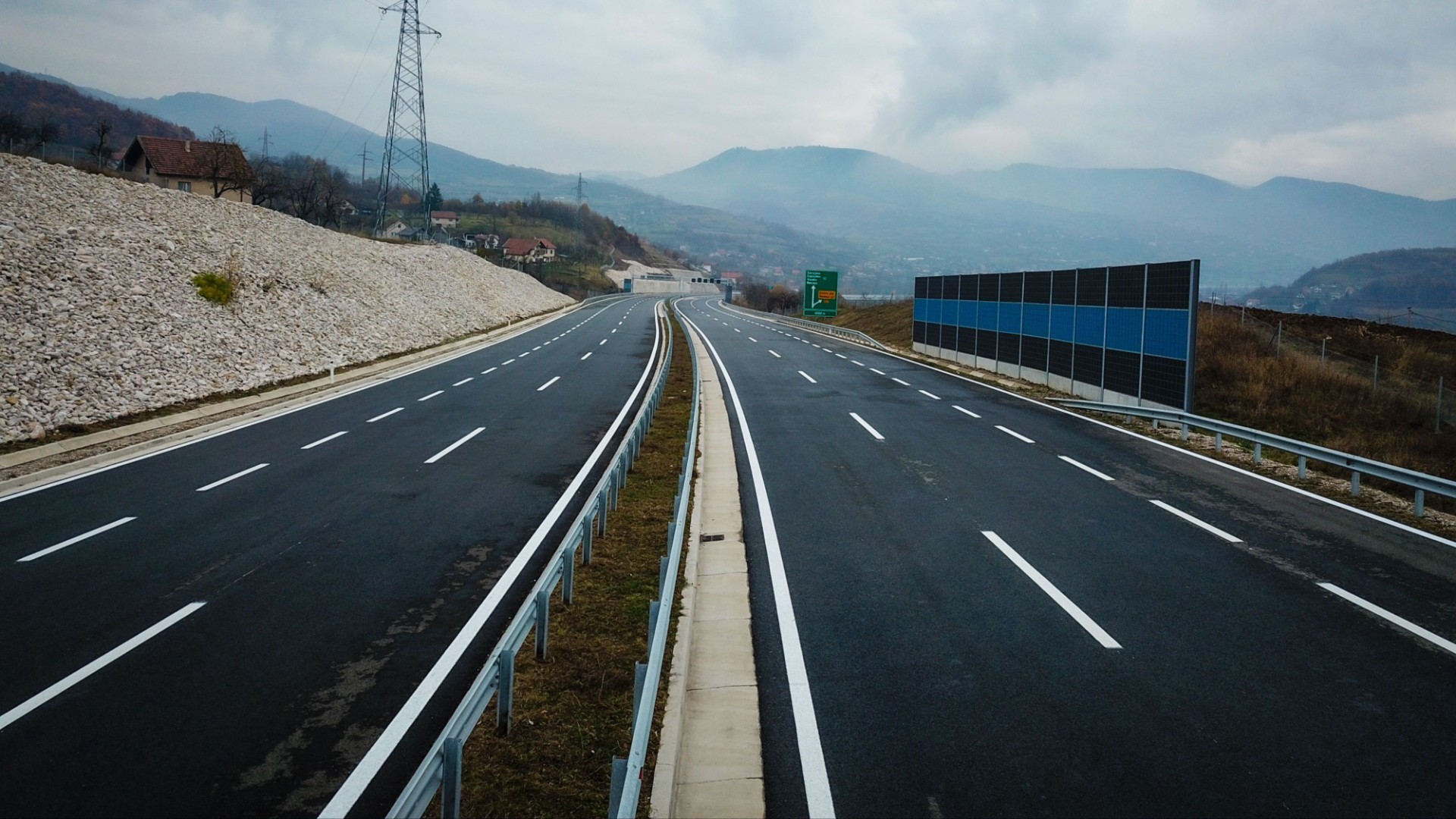 Zbog radova obustava saobraćaja na autocesti kod Tarčina