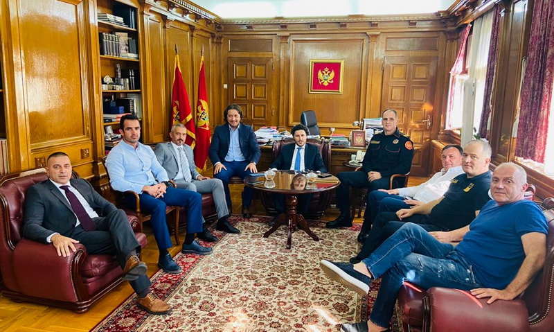 Abazović čestitao policiji: Branimo nacionalne interese Crne Gore