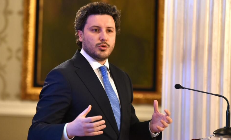 Abazović ponudio da eventualna nova runda pregovora Srbije i Kosova bude u Crnoj Gori