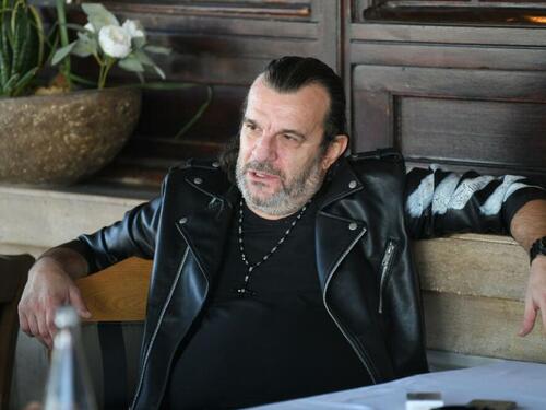 Aca Lukas se zatekao u pljački benzinske pumpe