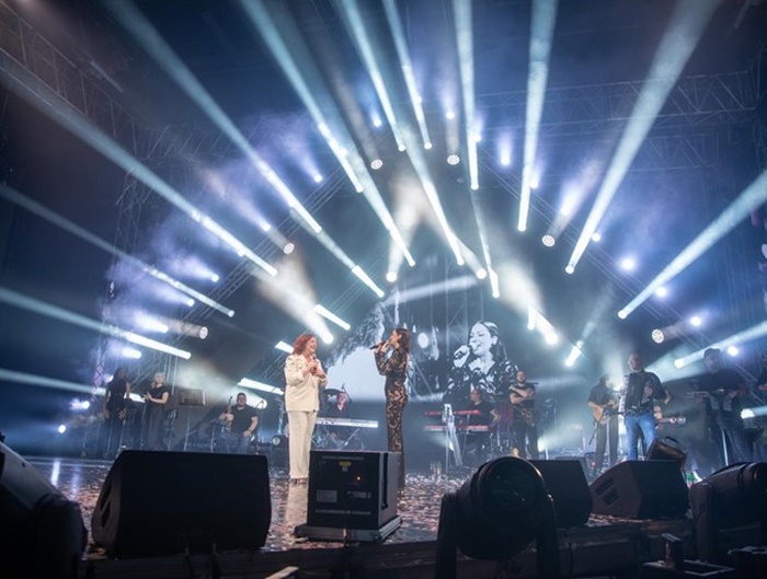 Aleksandra Prijović na četvrti koncert u Osijeku dovela popularnu pjevačicu