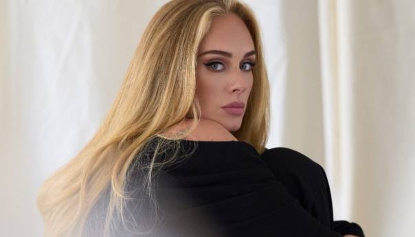 Adele poručila: Toliko toga dolazi u 2022.