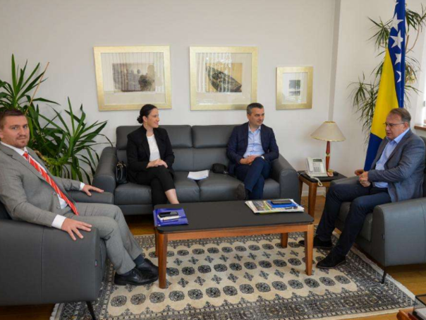 Ademović i Karić s premijerom FBiH Nikšićem o projektima Grada Sarajeva