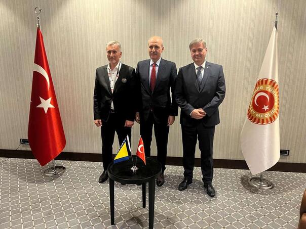 Ademović i Zvizdić zahvalili Kurtulmuşu na kosponzoriranju Rezolucije o genocidu u Srebrenici