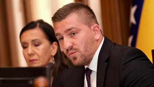 Ademović: Mandić je neradnik, krije ugovore i na posao dolazi mahmuran