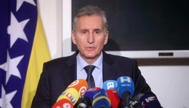 Ademović pisao Šmitu: Zašto se promijenio pristup prema pitanju neustavnih zakona NSRS?