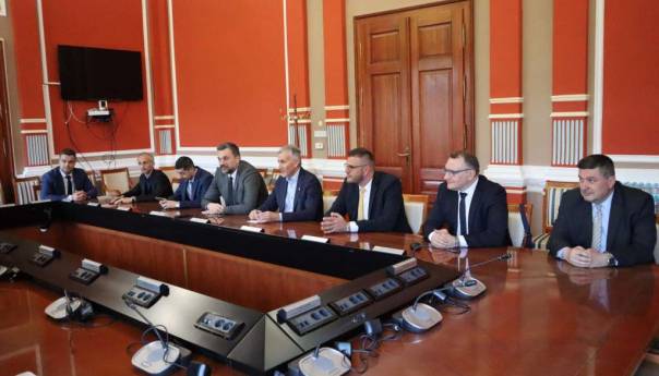 Ademović: Sve provokacije moraju biti odlučno zaustavljene, mir i stabilnost nemaju alternativu