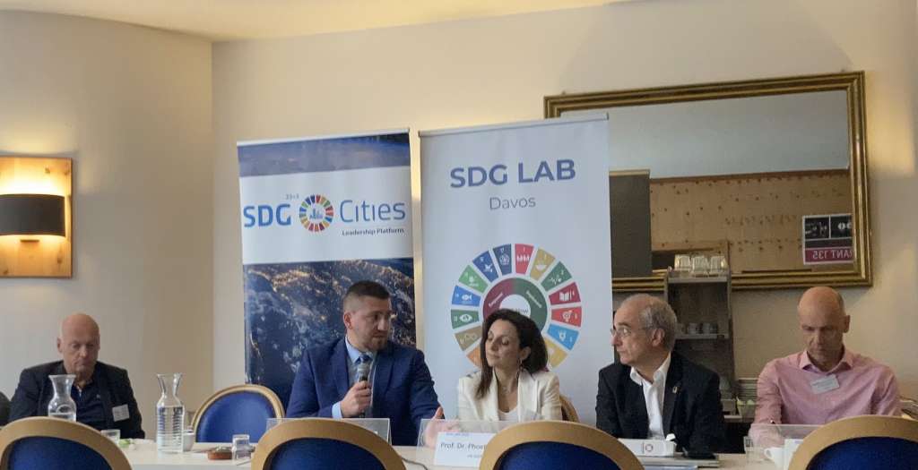 Ademović u Davosu predstavio projekte Grada Sarajeva