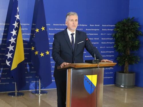 Ademović uputio zahtjev za ocjenu ustavnosti Zakona o proizvodnji oružja u RS