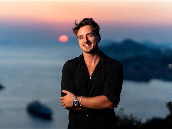 Adi Šoše predstavio novu pjesmu i spot: Objavljena je "Vila"