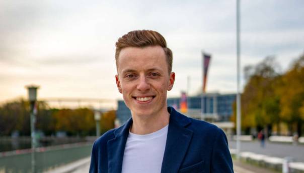 ADIS AHMETOVIĆ - GLAS BIH U BUNDESTAGU