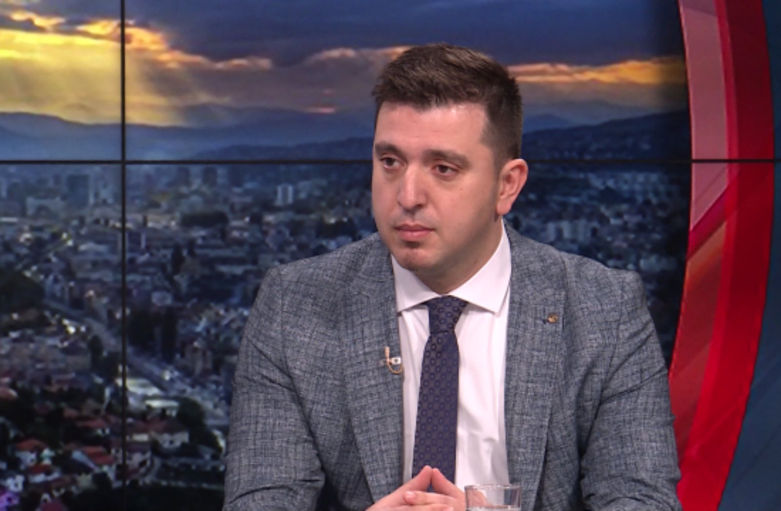ADMIR ČAVKA - NOVAC GRAĐANIMA