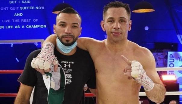 Adnan Ćatić slavio nakon sudijske odluke protiv Jamesa Krafta