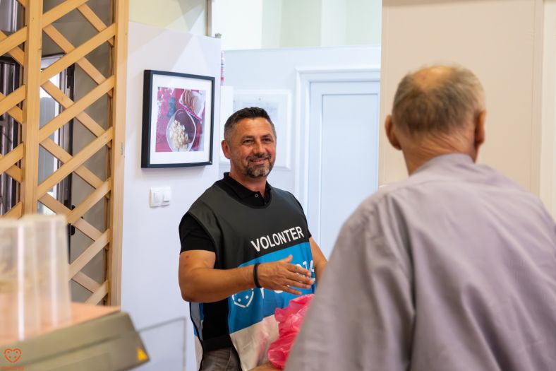Adžem dijelio obroke socijalno ugroženim Sarajlijama