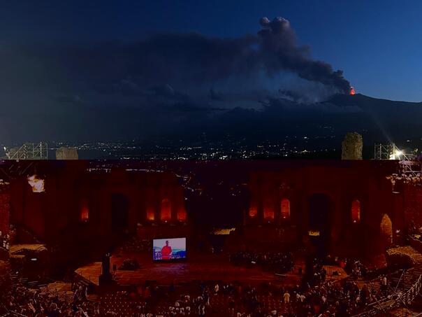 Aerodrom na Siciliji zatvoren nakon što je Etna izbacila pepeo u nebo