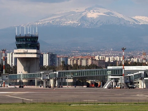 Umirio se vulkan Etna, aerodrom u Kataniji ponovo otvoren