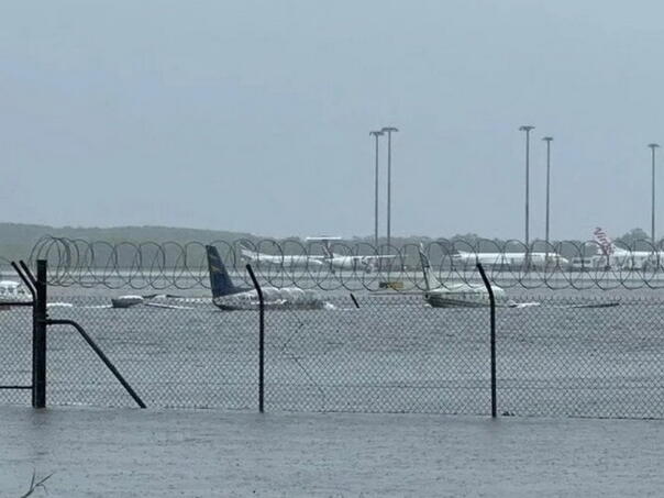 Aerodrom u Queenslandu pod vodom, u gradovima uočeni krokodili