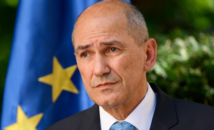 Afera poljuljala položaj Janšine koalicijske partnerice