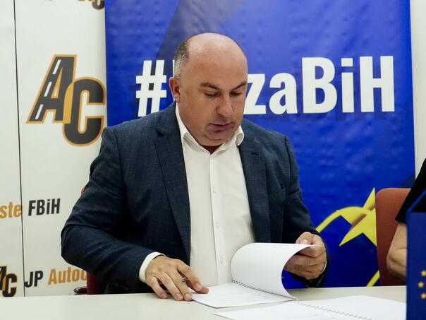 Afere tresu Autoceste FBiH: Lasić ne smije ostati na čelu!