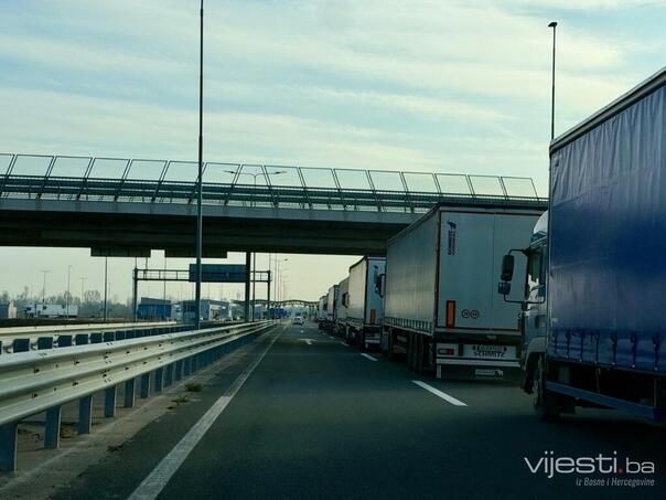 AFP o protestu prevoznika: Balkanske ekonomije dnevno gubile oko 100 miliona eura