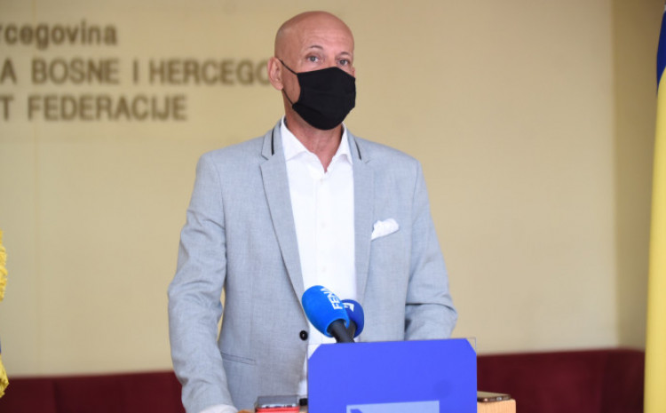 Ahmed Džubur dao ostavku na čelu DF-a HNK