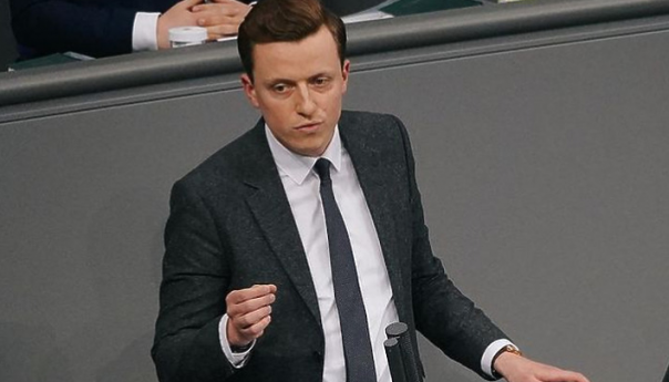 Ahmetović: Schmidt gazi suverenitet BiH, poništiti odluke