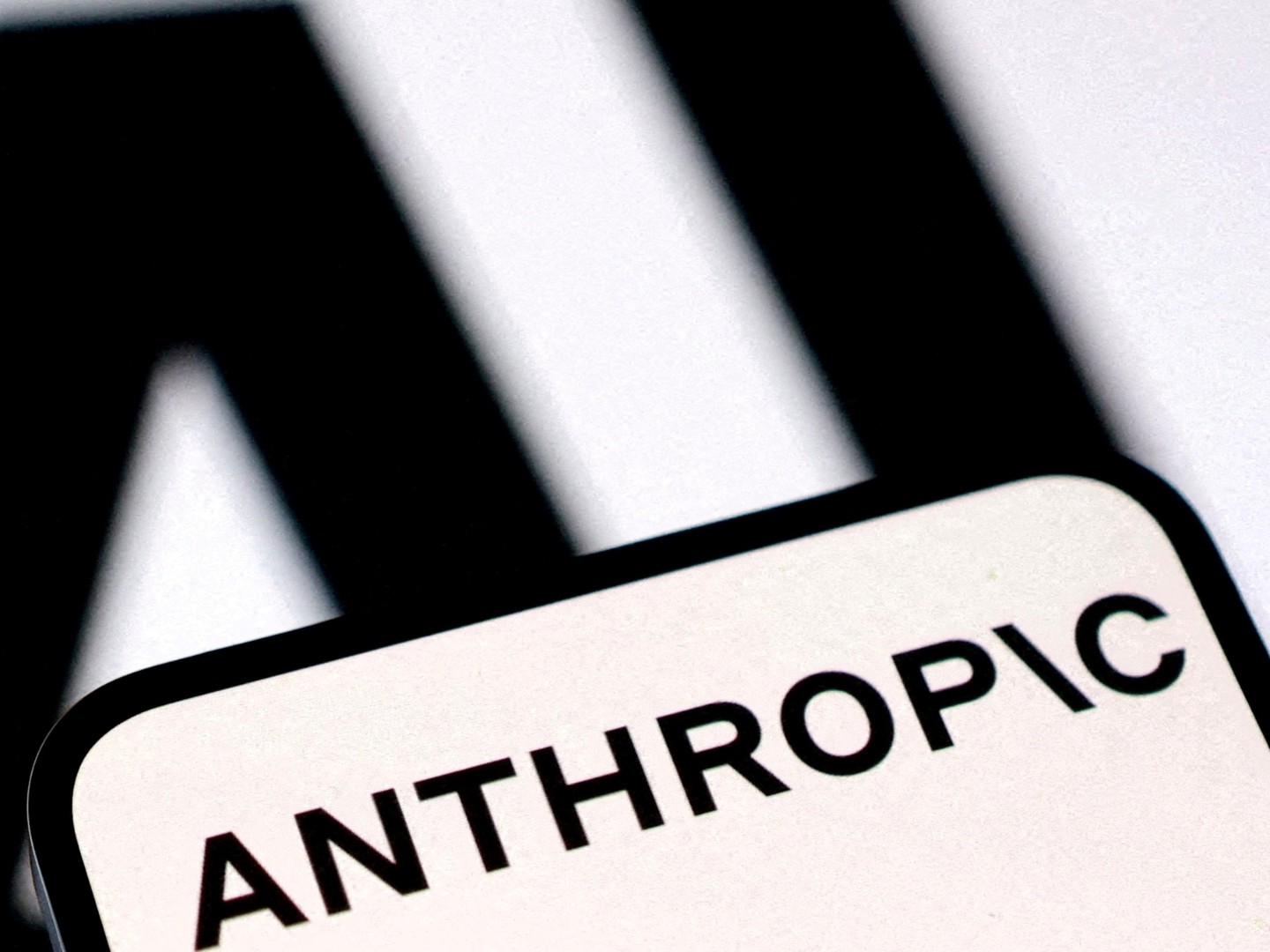 AI trka se ubrzava: Anthropic prestigao OpenAI po procjeni vrijednosti