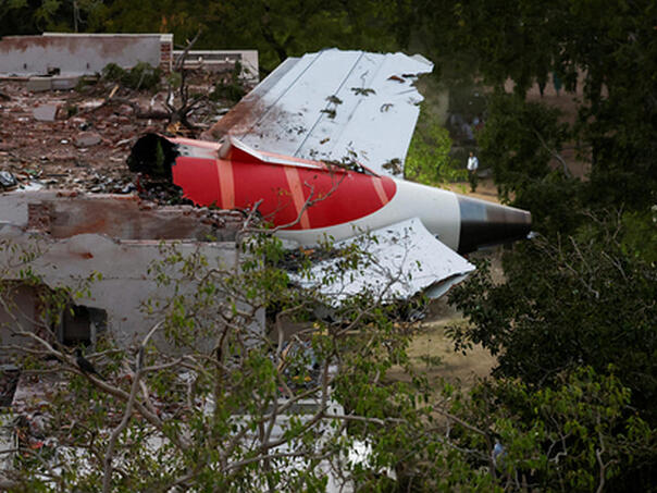 Air India će porodicama poginulih u nesreći isplatiti po 100.000 eura