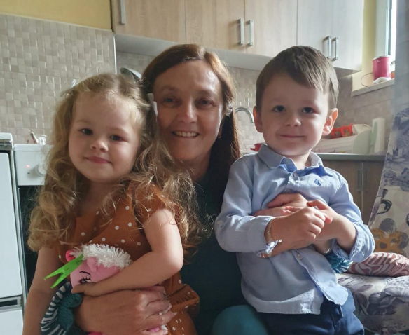 Ajkuna, dijalizni pacijent s bolnim otvorenim ranama na nogama, treba pomoć dobrih ljudi