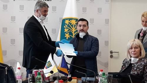 Ajnadžić otpočeo potpisivanje ugovora za 443 stipendije