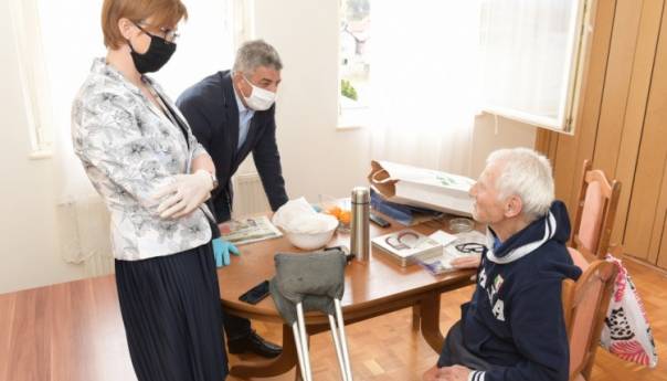 Ajnadžić povodom Uskrsa posjetio sugrađane katoličke vjere