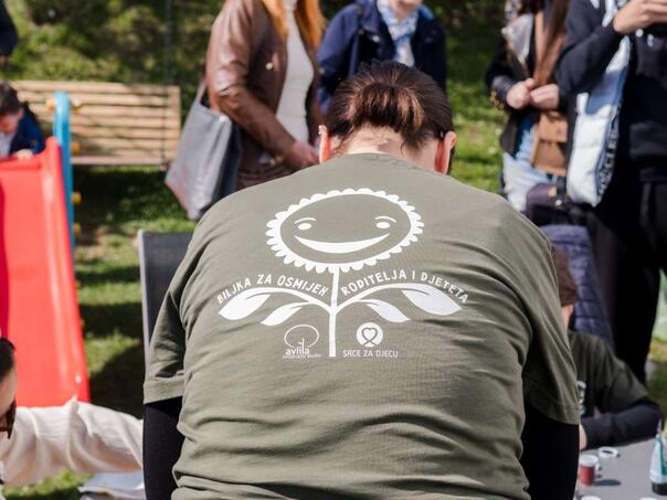 Akcija 'Biljka za osmijeh roditelja i djeteta' za ljepše dvorište Roditeljske kuće Sarajevo