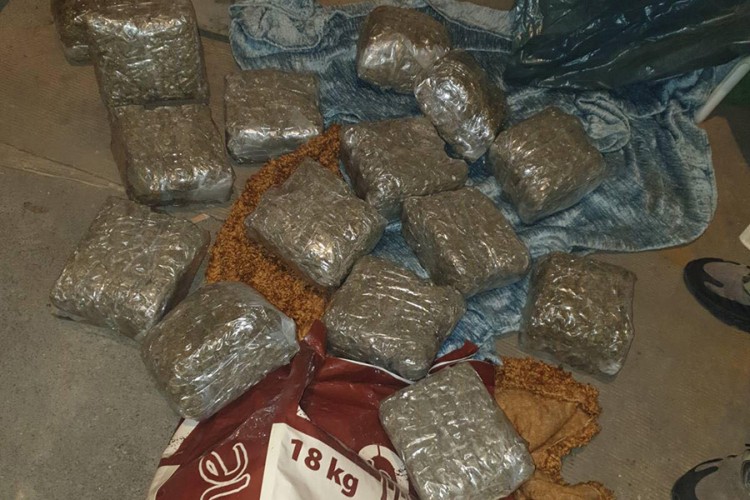 Akcija 'Kosmos': Droga skrivana u šporetu i kesama za pseću hranu