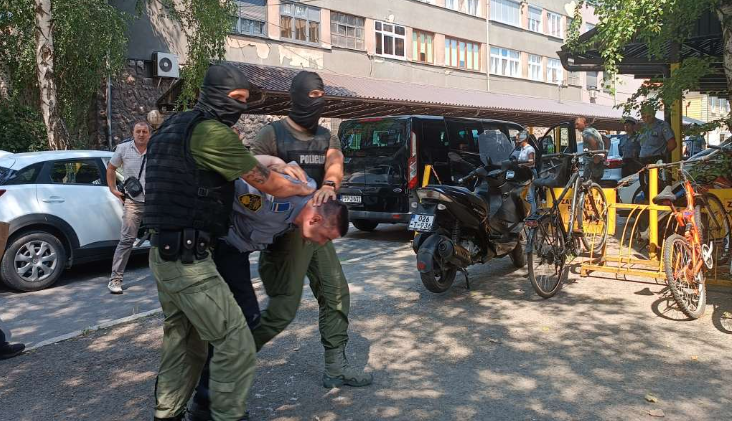 Akcija 'Meta 2': Privedeni uhapšeni policajci iz Kaknja