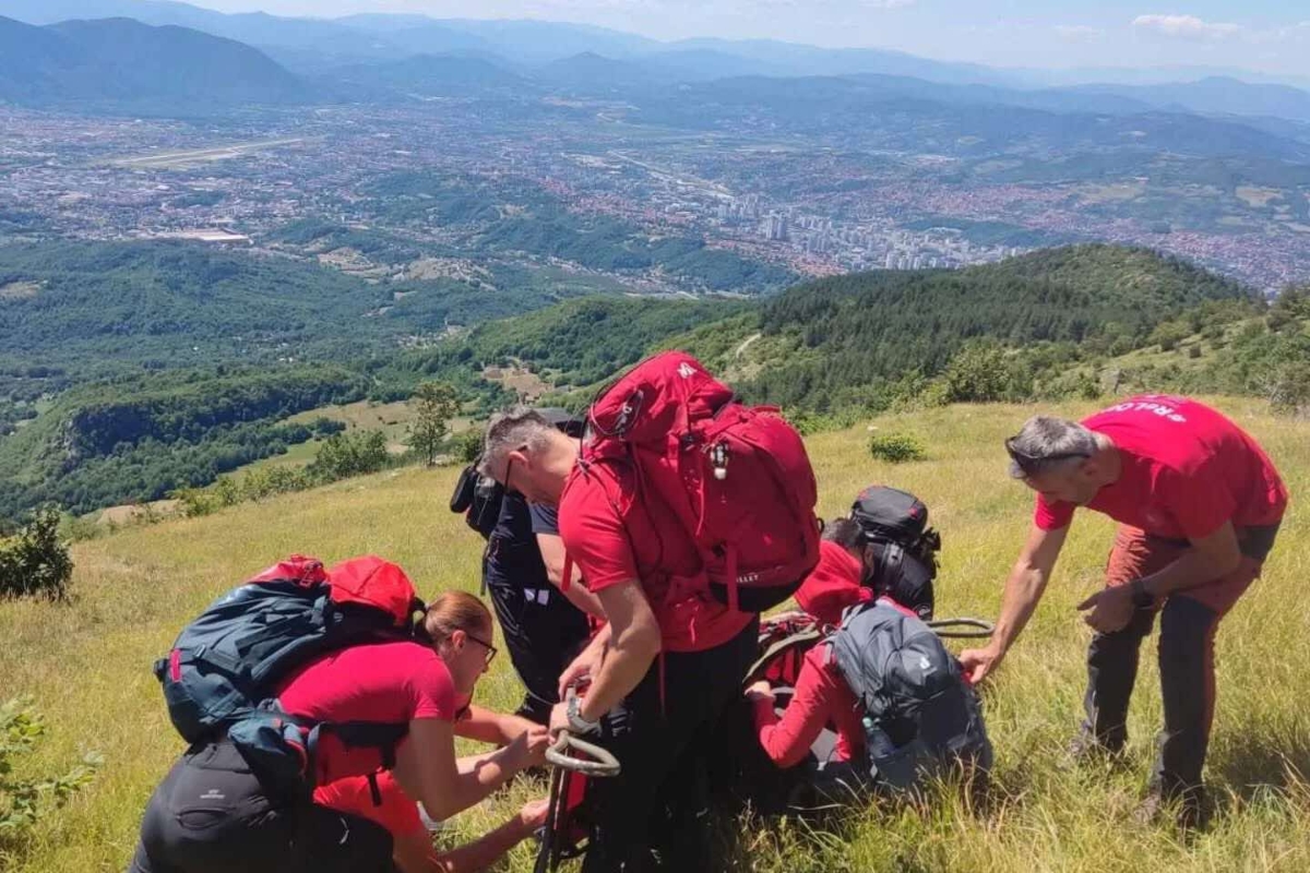 Akcija spašavanja povrijeđenog nakon nesreće sa paraglajderom na Trebeviću