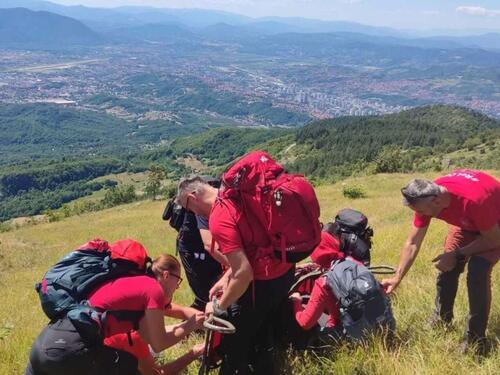 Akcija spašavanja povrijeđenog nakon nesreće sa paraglajderom na Trebeviću