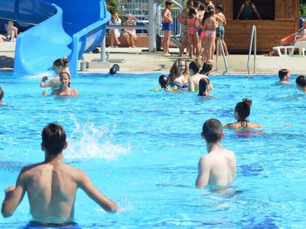 Ako bazen mnogo "miriše" na hlor, to nije miris hlora