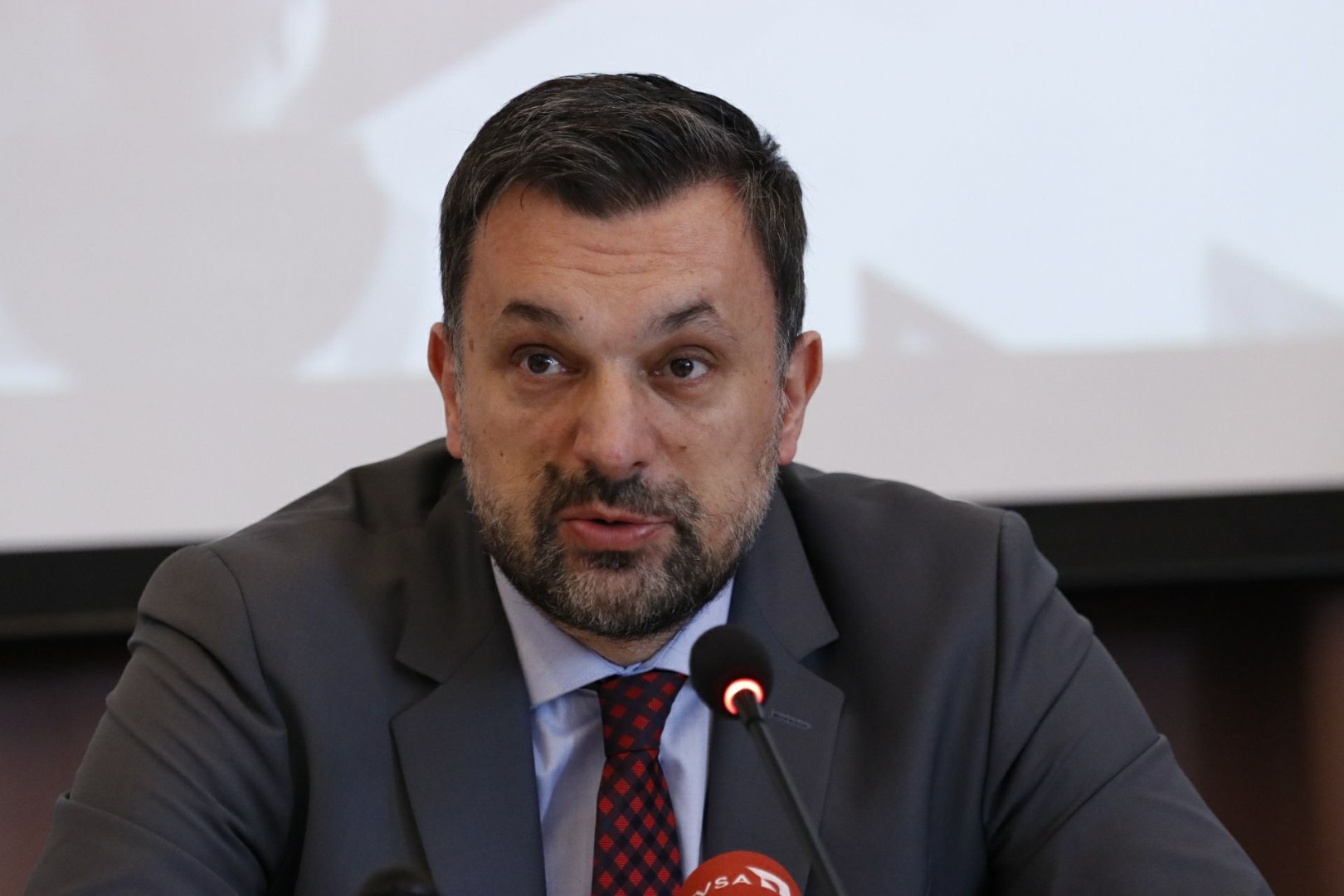 Ako je tačno da Pehar opstruira nabavku vakcina, krivično ćemo ga goniti