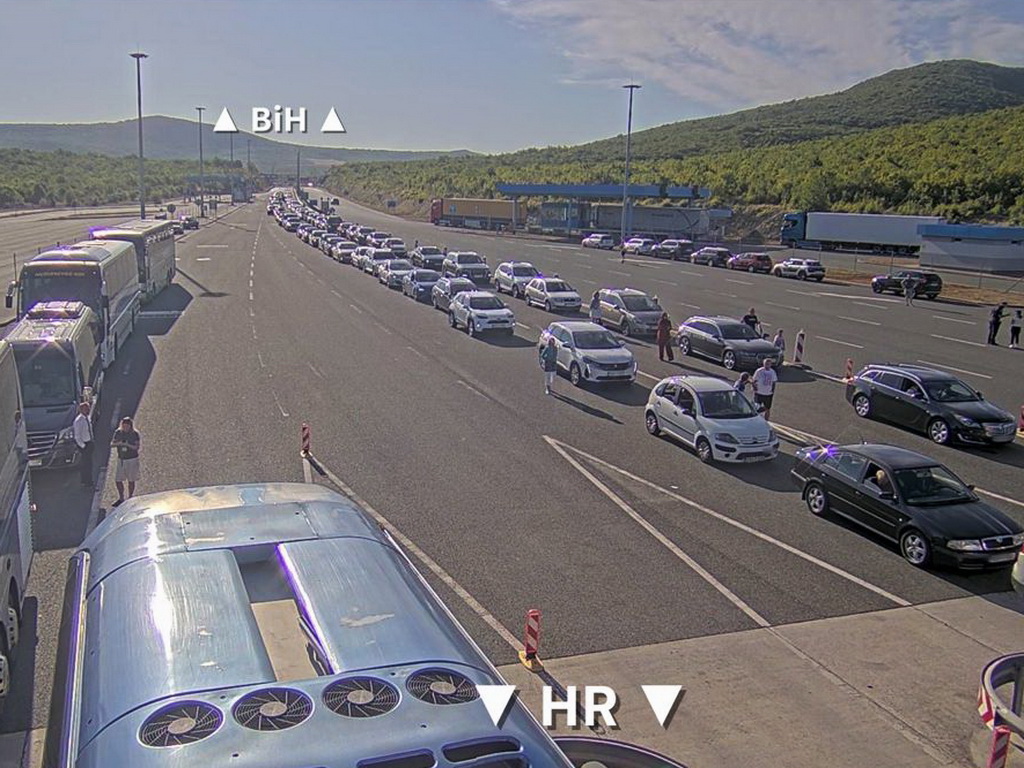 Ako krećete na more, naoružajte se strpljenjem: Velike gužve